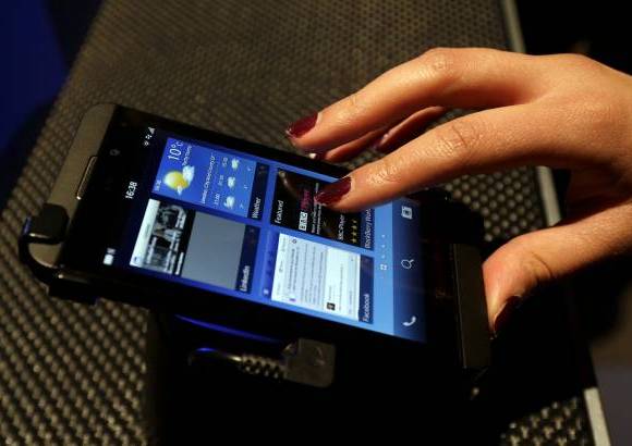 AP - Los nuevos tel&#233;fonos BlackBerry tendr&#225;n en su tienda de aplicaciones llamada BlackBerry World, pel&#237;culas, series, de ocho estudios de cine y m&#250;sica de todos los grandes sellos discogr&#225;ficos.