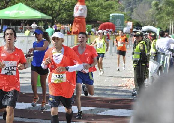 Esteban Jaramillo y Sebasti&#225;n Salazar - M&#225;s de 10 mil competidores se dieron cita en esta hist&#243;rica cita deportiva que se corr&#237;a en las modalidades de 5, 10, 21 y 42 kil&#243;metros.