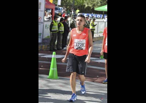 Esteban Jaramillo y Sebasti&#225;n Salazar - M&#225;s de 10 mil competidores se dieron cita en esta hist&#243;rica cita deportiva que se corr&#237;a en las modalidades de 5, 10, 21 y 42 kil&#243;metros.