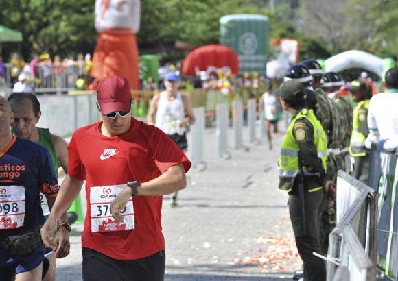 Esteban Jaramillo y Sebasti&#225;n Salazar - M&#225;s de 10 mil competidores se dieron cita en esta hist&#243;rica cita deportiva que se corr&#237;a en las modalidades de 5, 10, 21 y 42 kil&#243;metros.