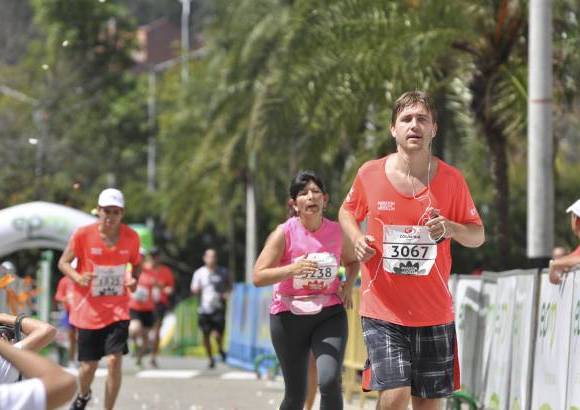 Esteban Jaramillo y Sebasti&#225;n Salazar - M&#225;s de 10 mil competidores se dieron cita en esta hist&#243;rica cita deportiva que se corr&#237;a en las modalidades de 5, 10, 21 y 42 kil&#243;metros.