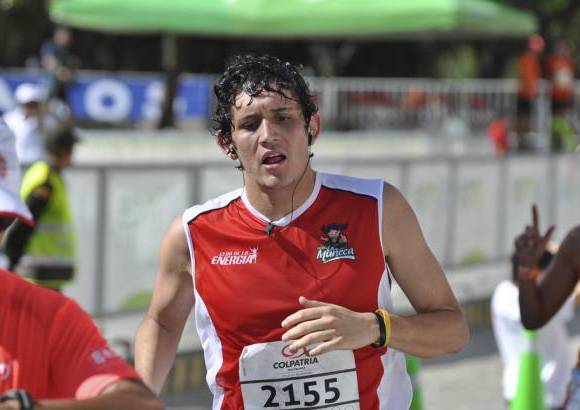 Esteban Jaramillo y Sebasti&#225;n Salazar - M&#225;s de 10 mil competidores se dieron cita en esta hist&#243;rica cita deportiva que se corr&#237;a en las modalidades de 5, 10, 21 y 42 kil&#243;metros.
