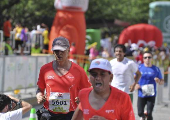 Esteban Jaramillo y Sebasti&#225;n Salazar - M&#225;s de 10 mil competidores se dieron cita en esta hist&#243;rica cita deportiva que se corr&#237;a en las modalidades de 5, 10, 21 y 42 kil&#243;metros.