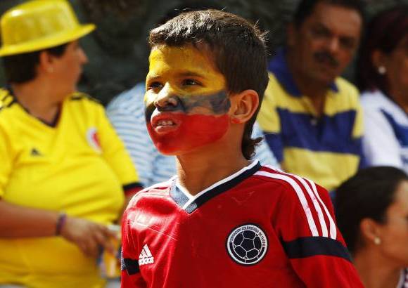 FOTO JAIME P&#201;REZ - A miles de kil&#243;metros del Maracan&#225; los aficionados de Colombia festejaron el hist&#243;rico triunfo ante Uruguay y la clasificaci&#243;n de la Selecci&#243;n, por primera vez, a unos cuartos de final en la Copa del Mundo.