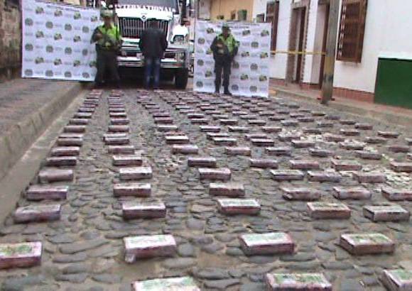 Cortes&#237;a: Polic&#237;a - El hallazgo se dio en jurisdicci&#243;n de municipio de Santa Fe de Antioquia, en un ret&#233;n de la polic&#237;a donde se encontraron 228 paquetes, en 12 costales que conten&#237;an el estupefaciente.
