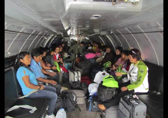 Cortes&#237;a - En los aviones trasladan medicamentos y galenos para atender emergencias.