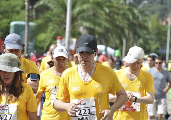 Esteban Jaramillo y Sebastián Salazar - Más de 10 mil competidores se dieron cita en esta histórica cita deportiva que se corría en las modalidades de 5, 10, 21 y 42 kilómetros