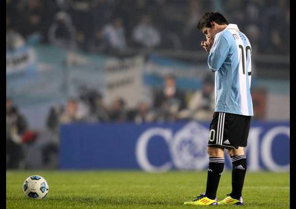 Reuters - El empate fue celebrado por los 1.000 bolivianos que acudieron al Estadio &#218;nico Ciudad de La Plata.