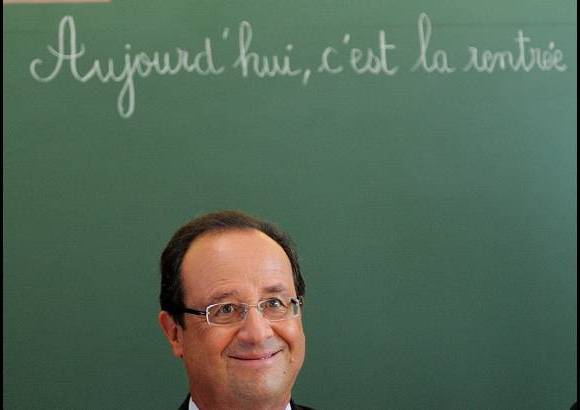 AP - Presidente de Francia, Francois Hollande visita una escuela al comienzo del a&#241;o escolar en dicho pa&#237;s.