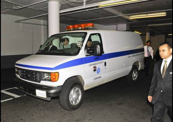 Reuters - No se ha programado el momento del examen al cuerpo de la artista y los investigadores aguardan los informes para que pueda procederse a la autopsia, dijo el capitán Brian Elias, del Departamento Forense del condado de Los Angeles.