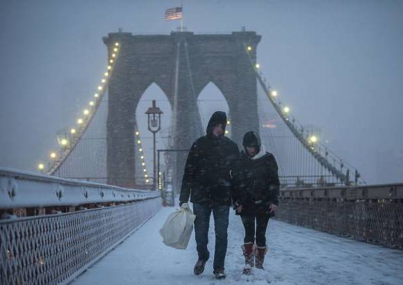 Reuters - La tormenta &quot;Nemo&quot; lleg&#243; a Nueva York tres meses despu&#233;s del devastador paso del hurac&#225;n &quot;Sandy&quot;.