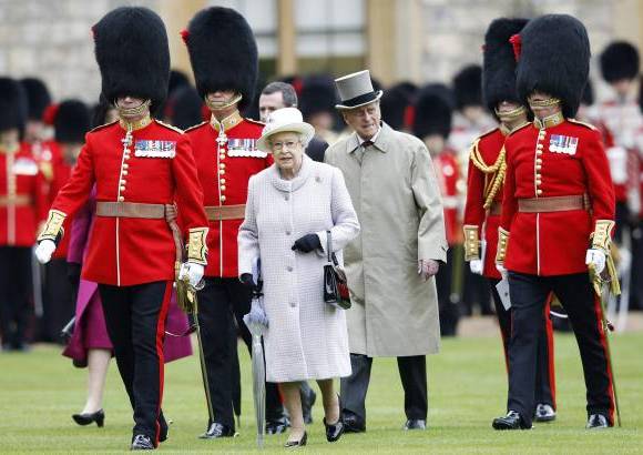 Foto Reuters - M&#225;s all&#225; de que disfruta de los caballos, sus peque&#241;os perros corgis, la vida en el campo y su querida y g&#233;lida Escocia, donde se refugia todos los veranos, Isabel II apenas ha desvelado detalles personales pese a su constante presencia medi&#225;tica.