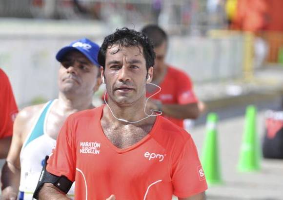 Esteban Jaramillo y Sebasti&#225;n Salazar - M&#225;s de 10 mil competidores se dieron cita en esta hist&#243;rica cita deportiva que se corr&#237;a en las modalidades de 5, 10, 21 y 42 kil&#243;metros.