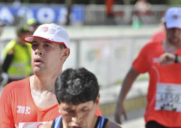 Esteban Jaramillo y Sebasti&#225;n Salazar - M&#225;s de 10 mil competidores se dieron cita en esta hist&#243;rica cita deportiva que se corr&#237;a en las modalidades de 5, 10, 21 y 42 kil&#243;metros.