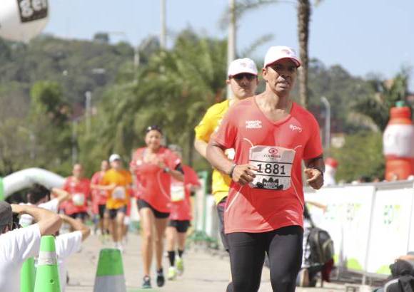 Esteban Jaramillo y Sebasti&#225;n Salazar - M&#225;s de 10 mil competidores se dieron cita en esta hist&#243;rica cita deportiva que se corr&#237;a en las modalidades de 5, 10, 21 y 42 kil&#243;metros.