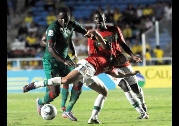 Colprensa - Portugal suma cuatro puntos tras dos fechas. Uruguay y Nueva Zelanda, que a primera hora de la doble tanda en Cali, empataron 1-1, cuentan con dos puntos. Camer&#250;n ocupa el &#250;ltimo lugar con un punto, pero sigue con vida.