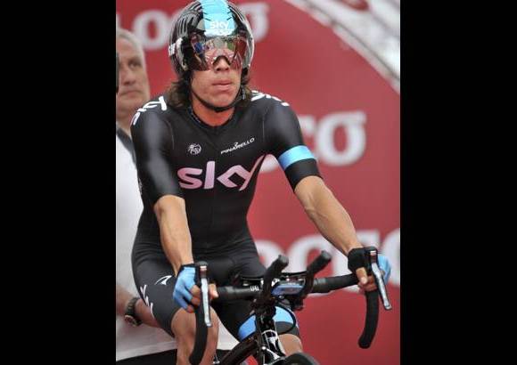 AP - La cronoescalada no fue del todo buena para el antioque&#241;o porque el italiano Vincenzo Nibali (AST) se alej&#243; y pr&#225;cticamente asegur&#243; el t&#237;tulo de la carrera.