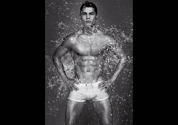 Cortes&#237;a Armani - La campa&#241;a de Cristiano Ronaldo en Armani, en las colecciones Underwear y Jeans, ser&#225; reemplazada a partir de febrero, cuando llegue Nadal.