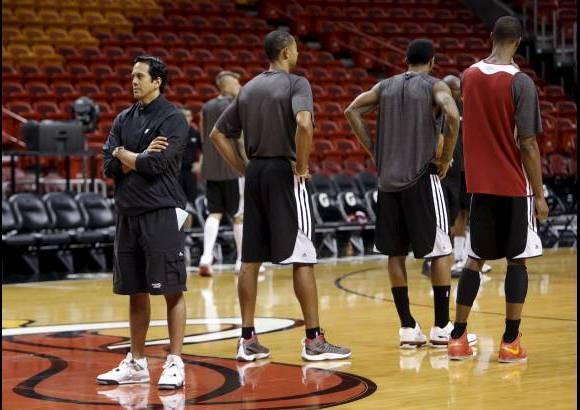 - Los Heat tienen como cabeza al entrenador Erik Spoelstra, quien ya realizado una gran campa&#241;a con el quinteto de Miami.