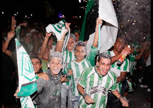 Julio C&#233;sar Herrera - Los hinchas sab&#237;an que el partido de ayer entre Nacional y Equidad, era una oportunidad de reunirse con sus mejores amigos a celebrar.