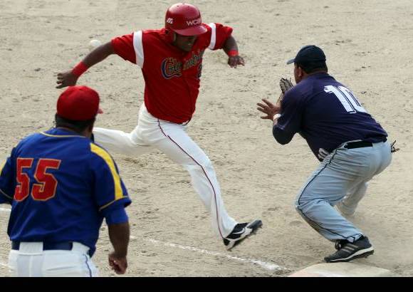Foto Juan Antonio Sánchez - Colombia comenzó con nocaut a Ecuador 8-0.