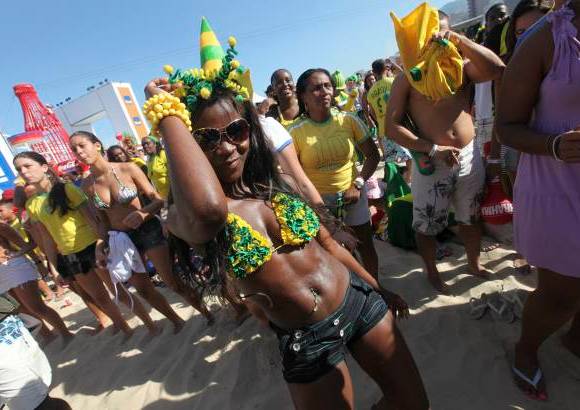 AP - Los brasile&#241;os no se perdieron ning&#250;n detalle del juego de su selecci&#243;n desde R&#237;o de Janeiro.