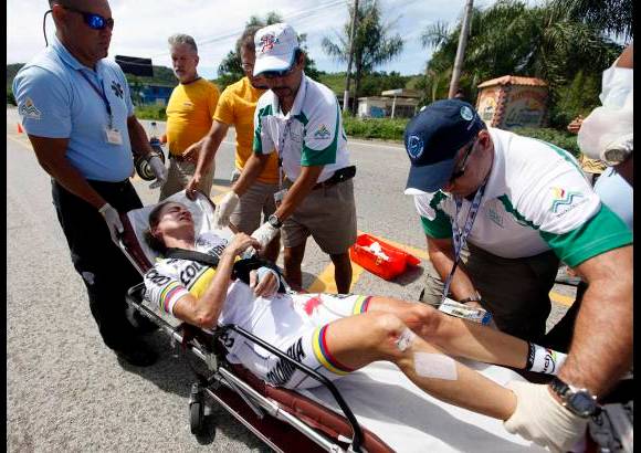 Reuters - Calle fue la &#250;ltima en caer en un aparatoso choque en el que tambi&#233;n result&#243; herida en una pierna y en el hombro la puertorrique&#241;a Aida Jim&#233;nez.