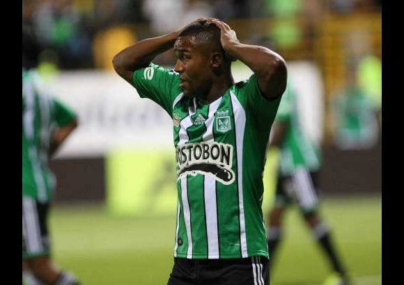 Hernán Vanegas - Dorlan Pabón se lamenta por el resultado. Nacional tuvo opciones como para sacar un mejor resultado en Bogotá, pero la puntería no estuvo de su lado este domingo.