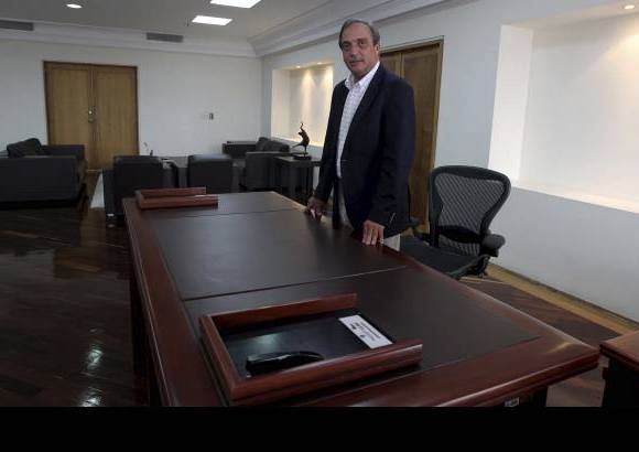 Jaime Perez - El despacho vac&#237;o, revive en el gobernador la nostalgia de la despedida, que se mezcla con la satisfacci&#243;n de haberles cumplido a los antioque&#241;os.