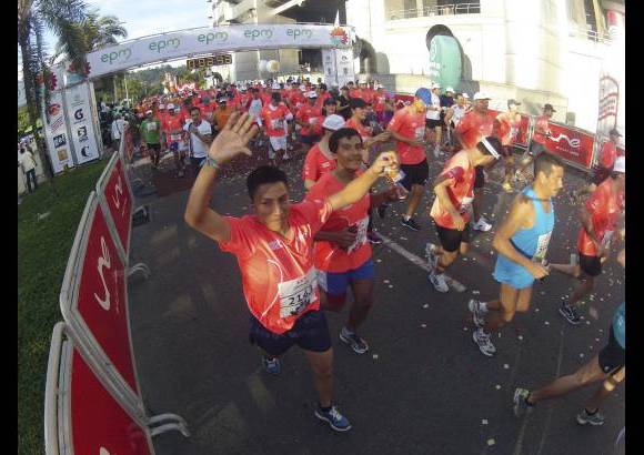 Esteban Jaramillo y Sebastián Salazar - Más de 10 mil competidores se dieron cita en esta histórica cita deportiva que se corría en las modalidades de 5, 10, 21 y 42 kilómetros.