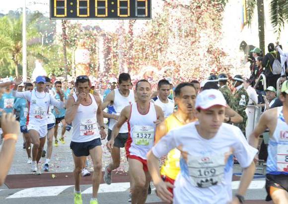 Esteban Jaramillo y Sebastián Salazar - Más de 10 mil competidores se dieron cita en esta histórica cita deportiva que se corría en las modalidades de 5, 10, 21 y 42 kilómetros.