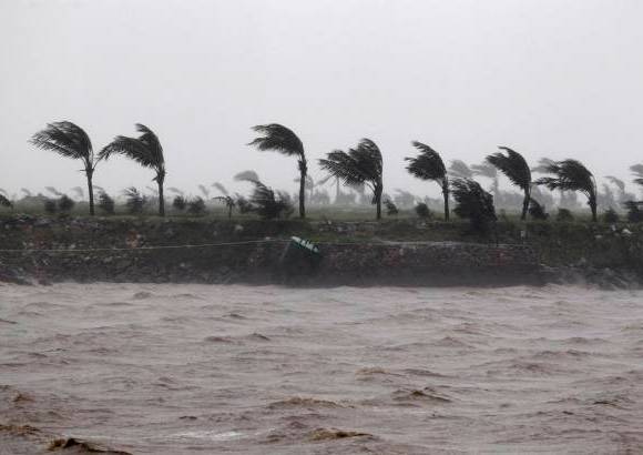 Reuters - Las provincias de Isabela y Cagayan, al noreste de Filipinas, han declarado la alerta dos sobre cinco, mientras que otras once provincias han declarado el nivel uno ante la llegada del tifón Nalgae, cuando apenas se han recuperado de los estragos del Nesat.