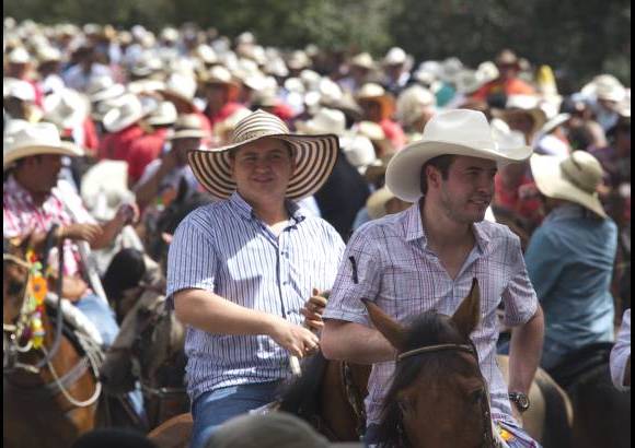 Esteban Vanegas - El desfile también fue el motivo para conocer la ciudad o para regresar, muchos de los asistentes llegaron desde otros lugares para vivir de primera mano el ambiente de la feria.