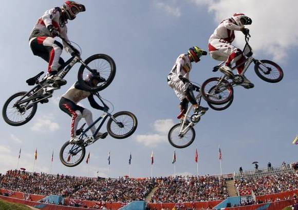 Reuters - El bicicrosista disput&#243; la final ante el estadounidense Connnor Fields, los holandeses Twan Van Gendt y Raymon Vander Biezen, el let&#243;n Maris Strombegs, el neoceland&#233;s Sam Willoughem y el brit&#225;nico Liam Phillips.