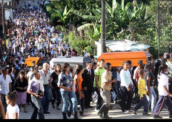 Hern&#225;n Vanegas - La tragedia ocurri&#243; en la vereda La Quiebrita, ubicada a unos 40 minutos del casco urbano de Angostura, norte de Antioquia, tras un aguacero que dur&#243; ocho horas.