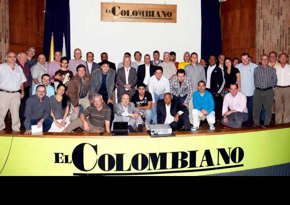 Jaime P&#233;rez Mun&#233;var - El VI Ciberencuentro de C&#225;psulas reuni&#243; una vez m&#225;s a los amantes del bal&#243;n en el auditorio Francisco de Paula P&#233;rez, del peri&#243;dico EL COLOMBIANO.