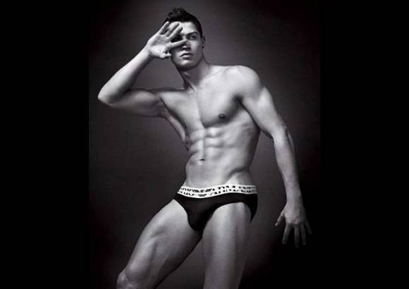 Cortes&#237;a Armani - Ronaldo cede su imagen en Armani al espa&#241;ol Rafa Nadal.