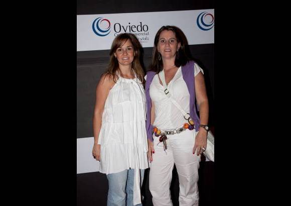 Cortes&#237;a C&#225;mara l&#250;cida - Sandra Sierra y Olga Bernal, en blanco, uno de los colores m&#225;s importantes de la actual temporada.