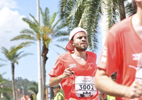 Esteban Jaramillo y Sebasti&#225;n Salazar - M&#225;s de 10 mil competidores se dieron cita en esta hist&#243;rica cita deportiva que se corr&#237;a en las modalidades de 5, 10, 21 y 42 kil&#243;metros.