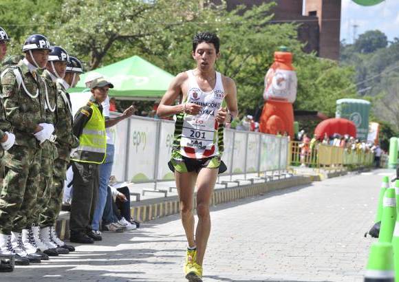 Esteban Jaramillo y Sebasti&#225;n Salazar - M&#225;s de 10 mil competidores se dieron cita en esta hist&#243;rica cita deportiva que se corr&#237;a en las modalidades de 5, 10, 21 y 42 kil&#243;metros.