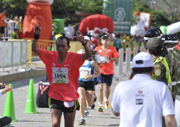 Esteban Jaramillo y Sebasti&#225;n Salazar - M&#225;s de 10 mil competidores se dieron cita en esta hist&#243;rica cita deportiva que se corr&#237;a en las modalidades de 5, 10, 21 y 42 kil&#243;metros.