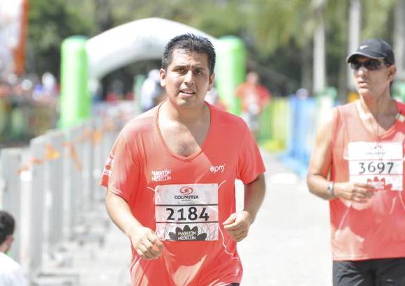 Esteban Jaramillo y Sebasti&#225;n Salazar - M&#225;s de 10 mil competidores se dieron cita en esta hist&#243;rica cita deportiva que se corr&#237;a en las modalidades de 5, 10, 21 y 42 kil&#243;metros.