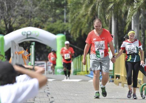 Esteban Jaramillo y Sebasti&#225;n Salazar - M&#225;s de 10 mil competidores se dieron cita en esta hist&#243;rica cita deportiva que se corr&#237;a en las modalidades de 5, 10, 21 y 42 kil&#243;metros.
