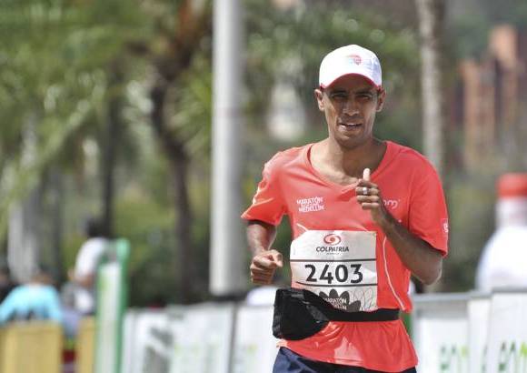 Esteban Jaramillo y Sebasti&#225;n Salazar - M&#225;s de 10 mil competidores se dieron cita en esta hist&#243;rica cita deportiva que se corr&#237;a en las modalidades de 5, 10, 21 y 42 kil&#243;metros.