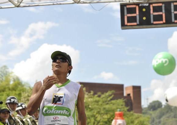 Esteban Jaramillo y Sebasti&#225;n Salazar - M&#225;s de 10 mil competidores se dieron cita en esta hist&#243;rica cita deportiva que se corr&#237;a en las modalidades de 5, 10, 21 y 42 kil&#243;metros.