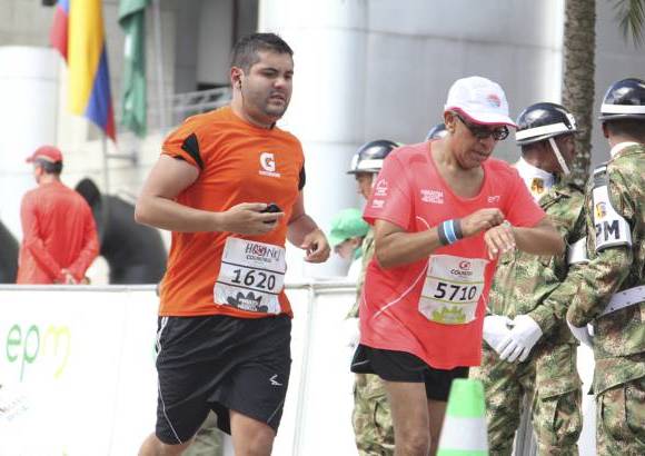 Esteban Jaramillo y Sebastián Salazar - Más de 10 mil competidores se dieron cita en esta histórica cita deportiva que se corría en las modalidades de 5, 10, 21 y 42 kilómetros.