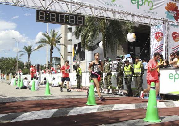 Esteban Jaramillo y Sebastián Salazar - Más de 10 mil competidores se dieron cita en esta histórica cita deportiva que se corría en las modalidades de 5, 10, 21 y 42 kilómetros.
