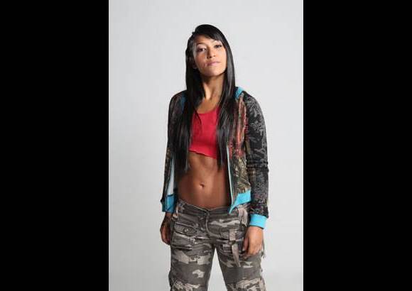 Cortesía Canal RCN - La actuación es el nuevo reto de Farina. Luego de su participación en El Factor X 2005, en donde obtuvo el segundo lugar y después de construir una carrera musical, Farina asumió un nuevo reto: el de la actuación. Interpreta a Milagros Cruz, una de las protagonistas de la más reciente producción de RCN, Tres Milagros.