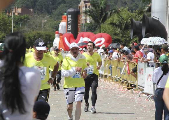 Esteban Jaramillo y Sebastián Salazar - Más de 10 mil competidores se dieron cita en esta histórica cita deportiva que se corría en las modalidades de 5, 10, 21 y 42 kilómetros.