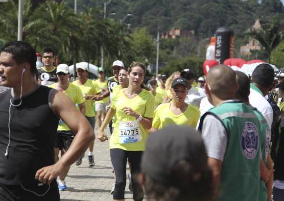 Esteban Jaramillo y Sebastián Salazar - Más de 10 mil competidores se dieron cita en esta histórica cita deportiva que se corría en las modalidades de 5, 10, 21 y 42 kilómetros.